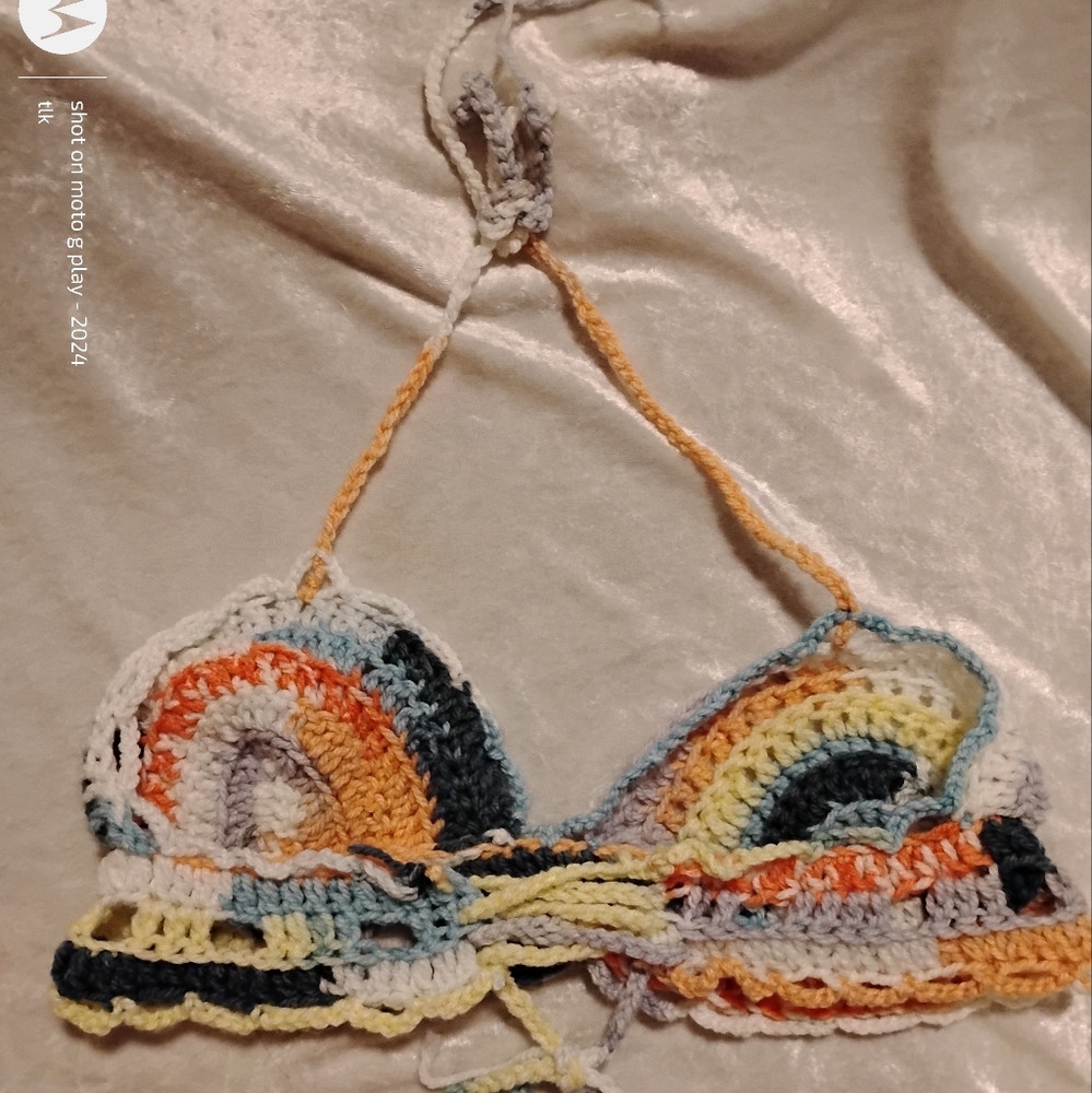 Handmade crochet festival top - Picture 4 of 9